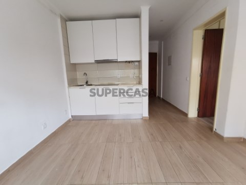 Apartamento T1 Miratejo, Corroios