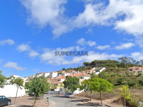 Moradia T4+1 na Rua da Mata Verde, Venda do Pinheiro e Santo Estêvão das Galés