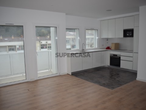 Apartamento T3 na Rua da Liberdade, Eiras e São Paulo de Frades