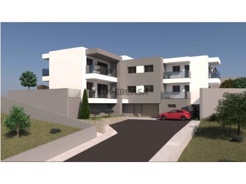 Apartamento T1 com varanda, Garagem e Arrecadação