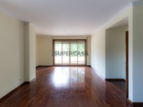 Apartamento T3 na Rua do Campo Alegre, Lordelo do Ouro e Massarelos