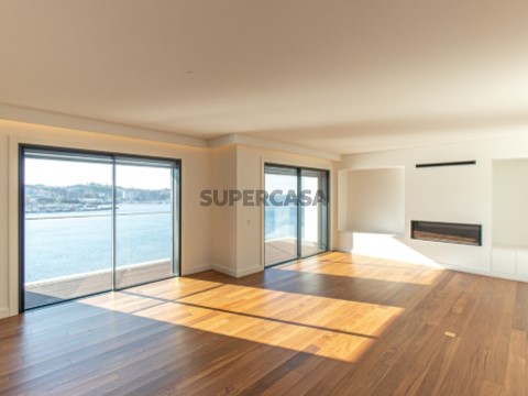 Apartamento T3 na Rua da Mocidade da Arrábida, Lordelo do Ouro e Massarelos