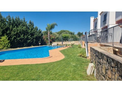 Moradia T2+1 em condomínio fechado garagem e piscina - Portugal Algarve Albufeira Guia