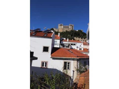 Prédio para reabilitar no centro histórico de Leiria
