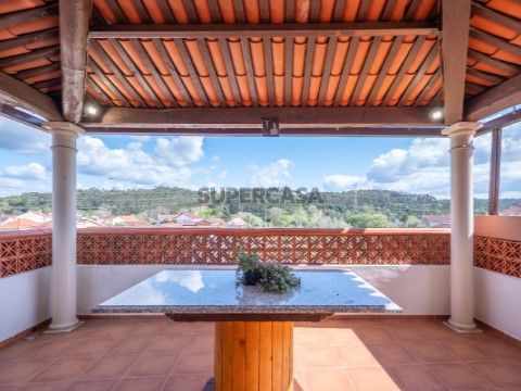 Quinta Exclusiva com 3 Casas, 8 Quartos ideal para habitação e alojamento local