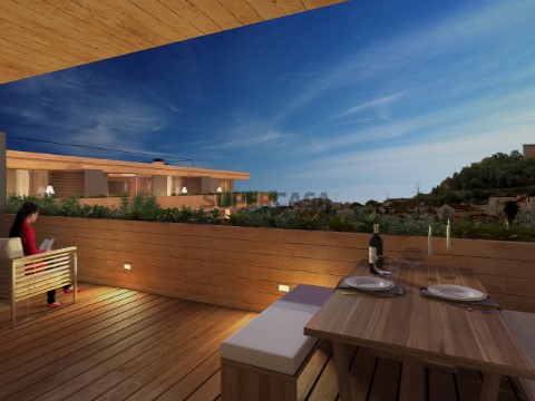 Apartamento T4 com Terraço em Leiria