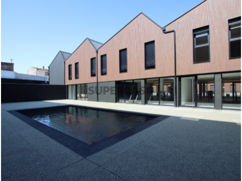 COND. PRIVADO (PISCINA)