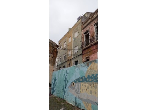 Prédio na Rua das Barrocas, São Sebastião