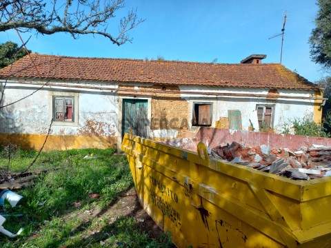Moradia T3 na Rua da Quinta de Cardais, São João Baptista e Santa Maria dos Olivais