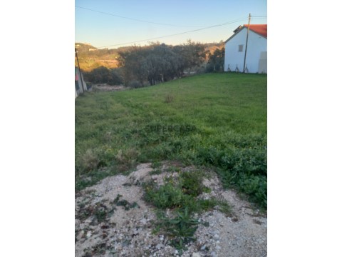 Terreno na Rua da Escola, Atouguia