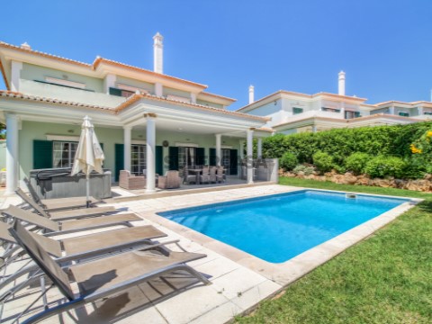 Elegante Moradia T4 com Piscina Privada no Martinhal Quinta do Lago Family Resort