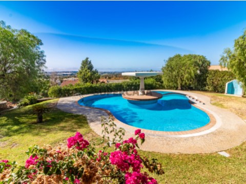 Moradia com 6 quartos, jardim, 2 piscinas, Estoi - Faro