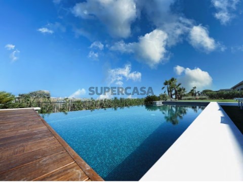 Moradia V4 com piscina e garagem - Condomínio de Luxo, Faro