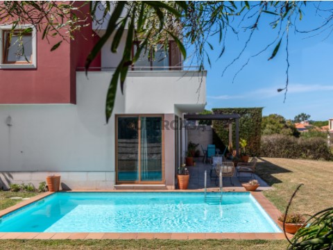 Moradia T2+2 com garagem apenas a 450m das Praias (8)