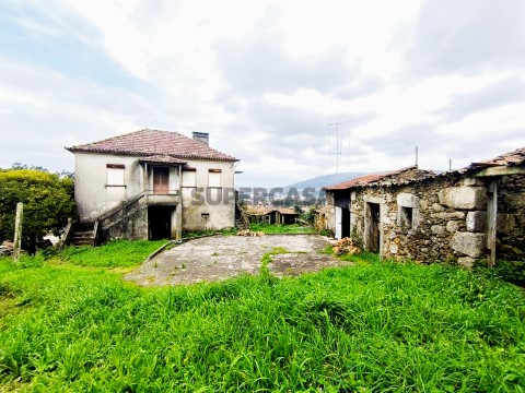Moradia T4 em Durrães e Tregosa, Barcelos