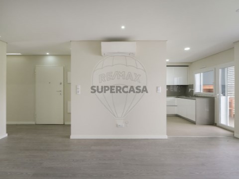Apartamento T2 em Póvoa de Santo Adrião e Olival Basto, Odivelas