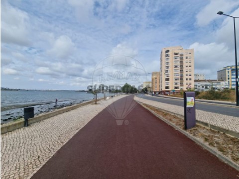 Terreno em Alto do Seixalinho, Santo André e Verderena, Barreiro
