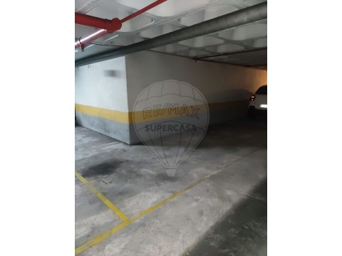 车库 在 Alvalade, Lisboa
