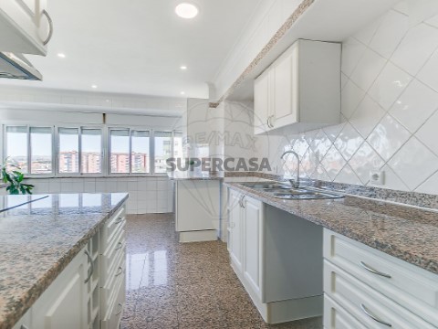 Apartamento T4 em Olivais, Lisboa