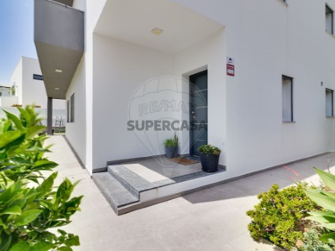 Moradia T4 em Ramada e Caneças, Odivelas