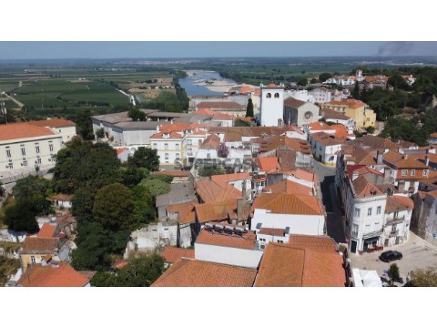 Prédio em Cidade de Santarém, Santarém