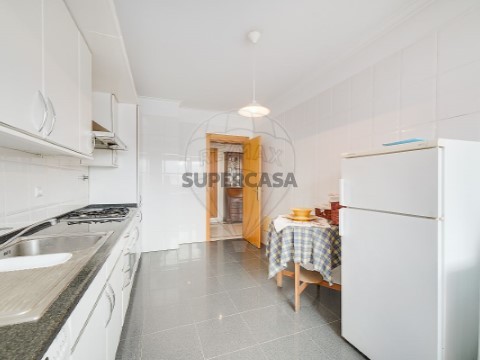 Apartamento T2 em Carnide, Lisboa
