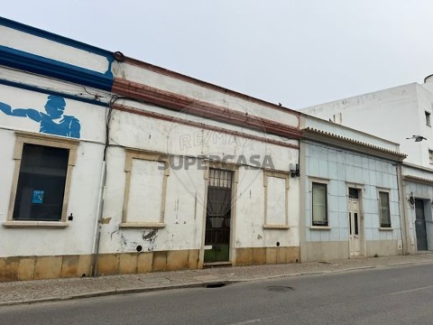 Moradia T4 em Faro (Sé e São Pedro), Faro