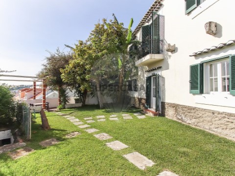 Moradia T2 em Algés, Linda-a-Velha e Cruz Quebrada-Dafundo, Oeiras