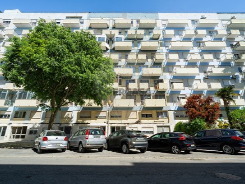 Apartamento T4 em São Domingos de Benfica, Lisboa