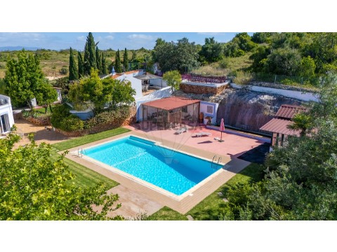 Moradia T9 em Ferragudo, Lagoa