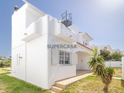 Moradia T3 em Quelfes, Olhão