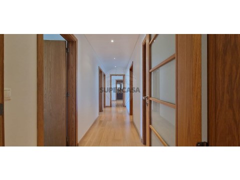 Apartamento T4 em São Domingos de Benfica, Lisboa