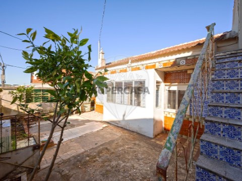 Moradia T4 em Pontinha e Famões, Odivelas
