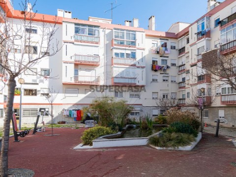 Apartamento T2 em Loures, Loures