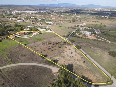 Farm for sale in Lagos with Traditional Portuguese Architecture