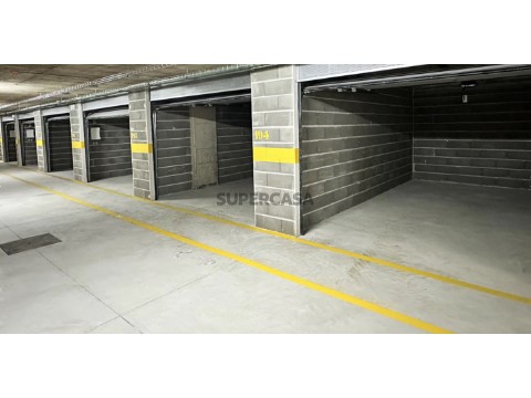 Garagem em Box Portimão