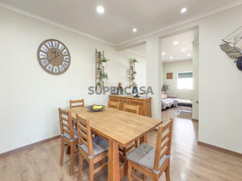 Encantadora moradia Típica Renovada com 2+1 Quartos no Coração de Almádena