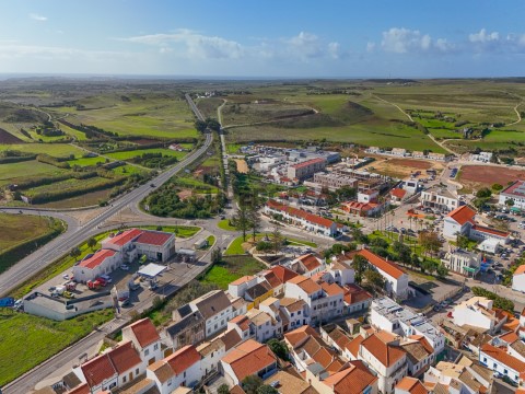 Moradia T3 com Duas Entradas - Vila do Bispo