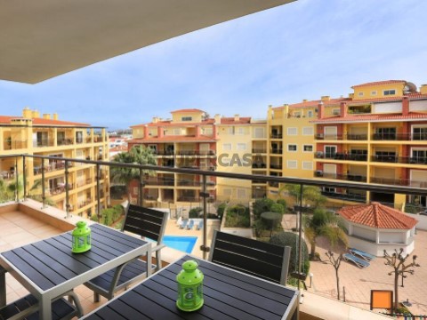 Apartamento com 2 quartos e piscina perto do centro e das praias, em Lagos Algarve