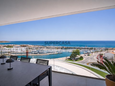 Penthouse Sea and Marina View in Lagos D. Maria II Residences