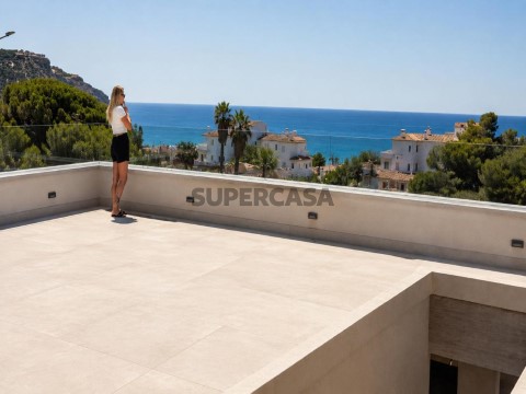 Exclusivas Moradias de qualidade com piscina, na Praia da Luz.