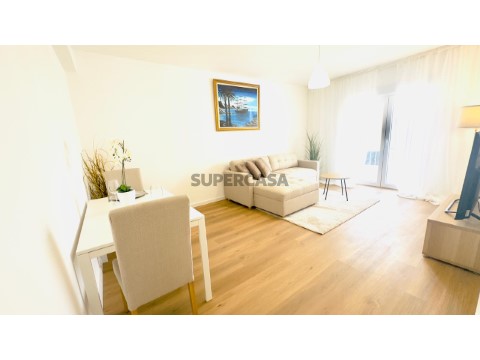 Apartamento T2 renovado ,com 117 M2 , no centro da cidade de Olhão .