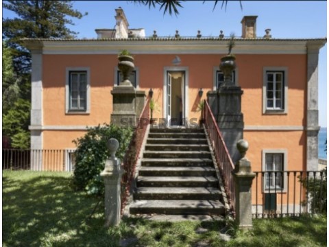 Palácio Histórico do Século XIX em Paço de Arcos em Oeiras para Recuperar