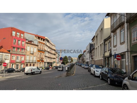 Prédio na Rua Doutor Domingos Soares, São Vicente
