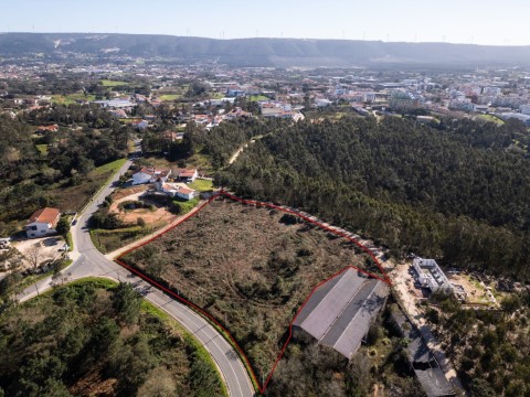 Terreno urbano, a 2 minutos do centro da Benedita