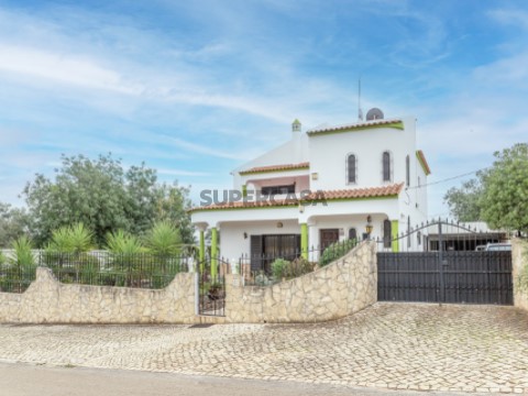 Moradia Isolada com 4 quartos para venda com Piscina, em Paderne, Albufeira