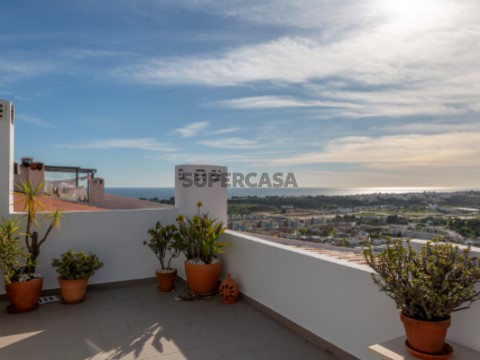 Apartamento T3 duplex para venda em Albufeira com piscina