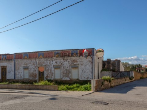 Prédio misto para recuperar em Tunes, Silves