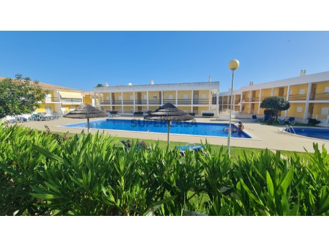 Apartamento T2 para venda em Albufeira com piscina e garagem
