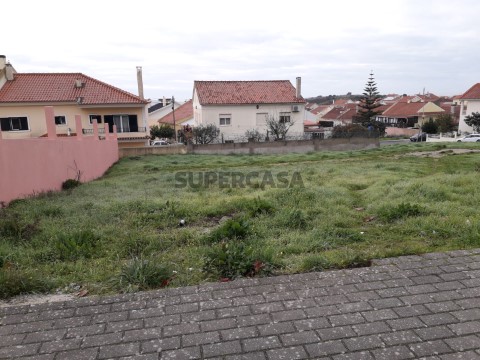 Terreno na Av. Principal do Moinho da Funcheira